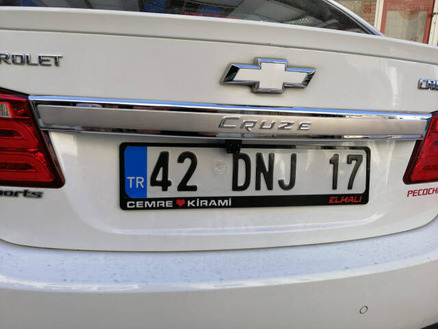 Chevrolet Cruze Bagaj Plaka Üstü Krom Cruze Yazılı - 1