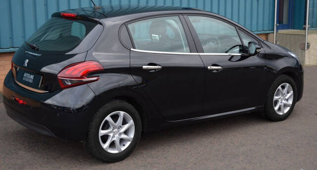 Peugeot 208 Cam Altı Krom Omsa - 1