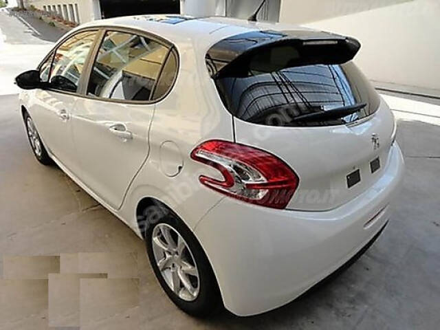 Peugeot 208 Spoiler Cam Üstü - 6