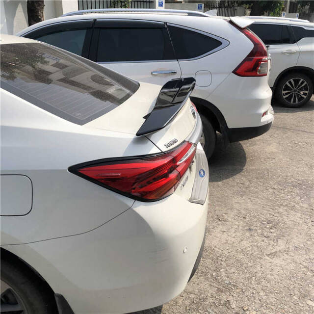 Toyota Corolla Yüksek Spoiler Boyasız Ledli - 1